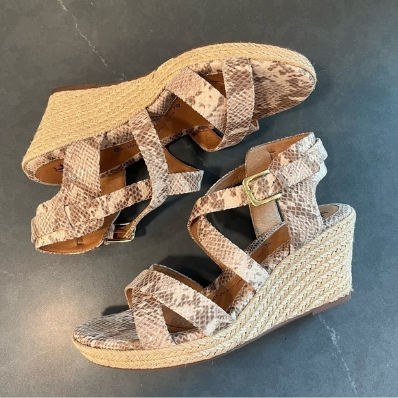 SOFFT Women's 8.5 Inez Wedge Espadrille Sandals cream snakeprint - Picture 8 of 11